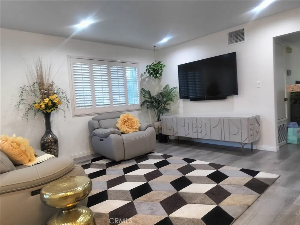 13144 Bromont Sylmar, CA 91342