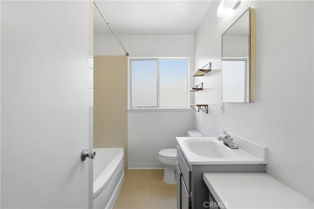 4450 Matilija Avenue Sherman Oaks, CA 91423