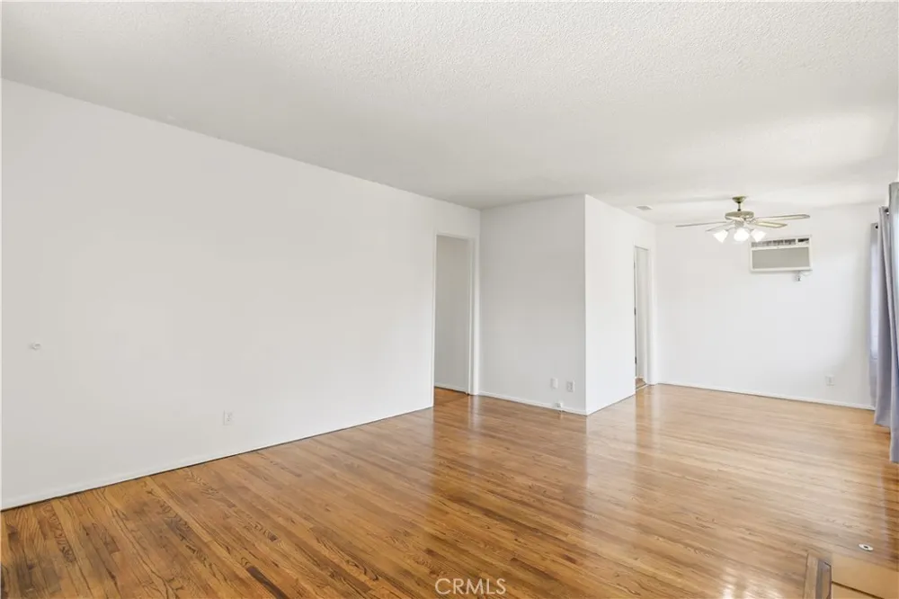4450 Matilija Avenue Sherman Oaks, CA 91423