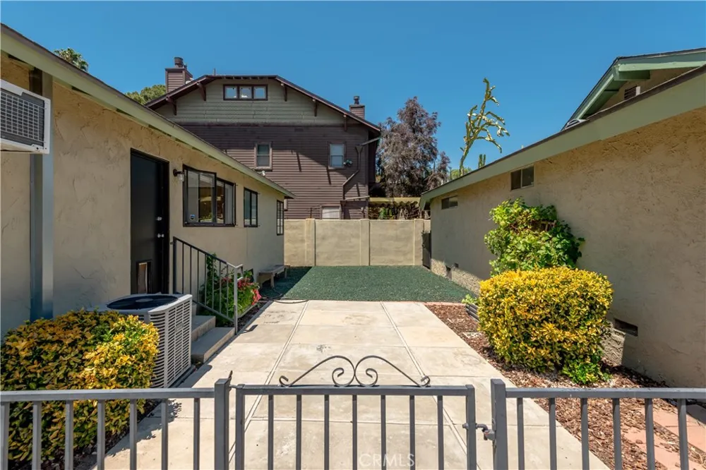 4450 Matilija Avenue Sherman Oaks, CA 91423