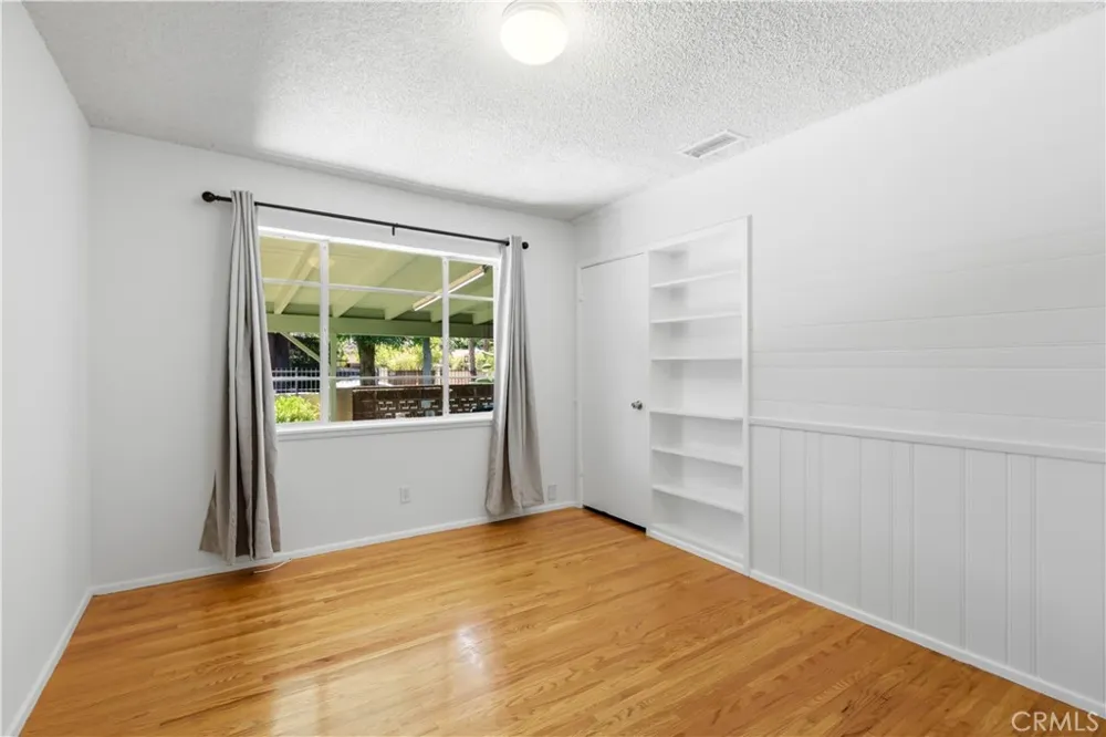 4450 Matilija Avenue Sherman Oaks, CA 91423