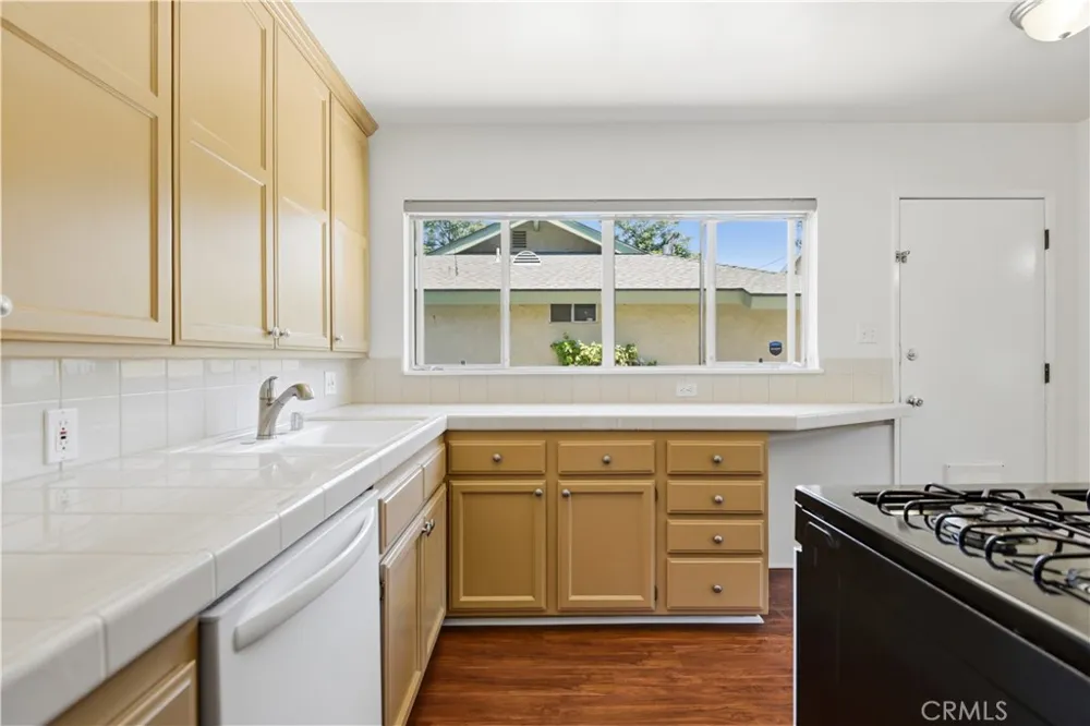 4450 Matilija Avenue Sherman Oaks, CA 91423