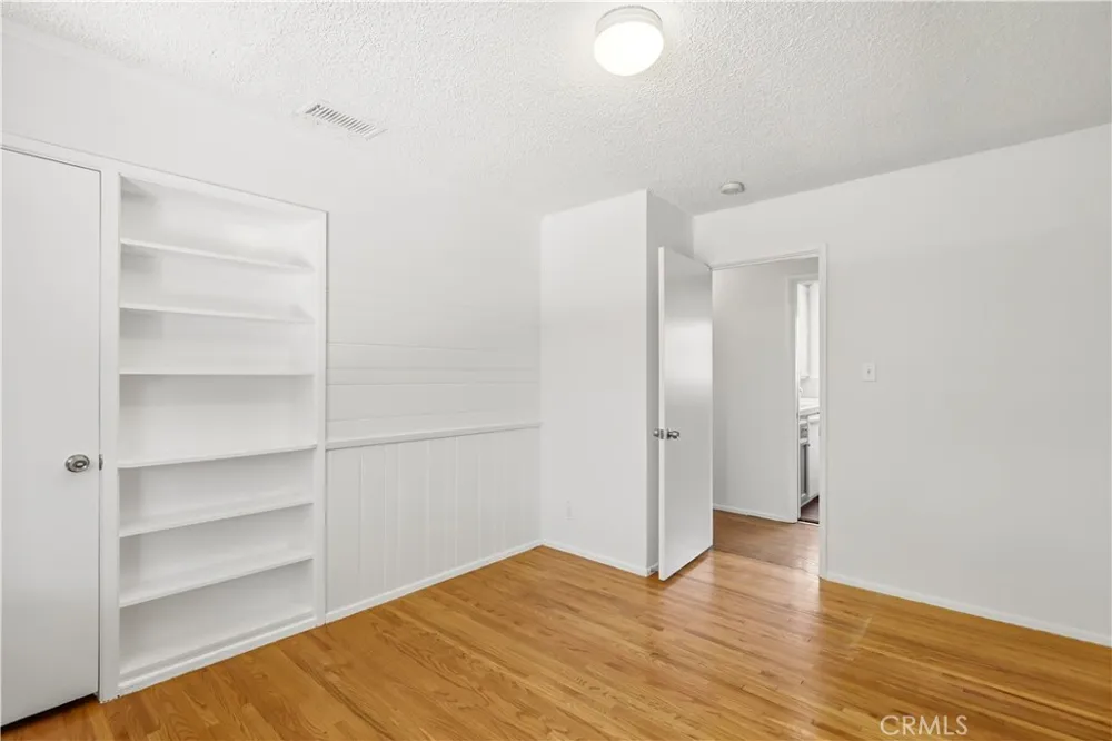 4450 Matilija Avenue Sherman Oaks, CA 91423