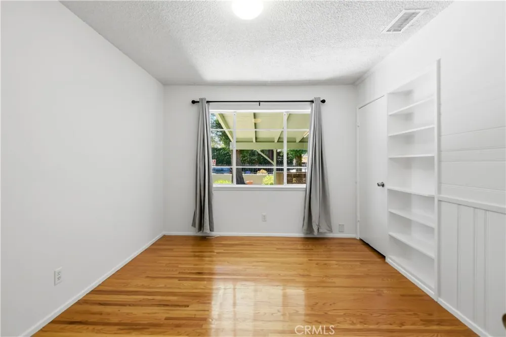 4450 Matilija Avenue Sherman Oaks, CA 91423