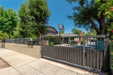 4450 Matilija Avenue
