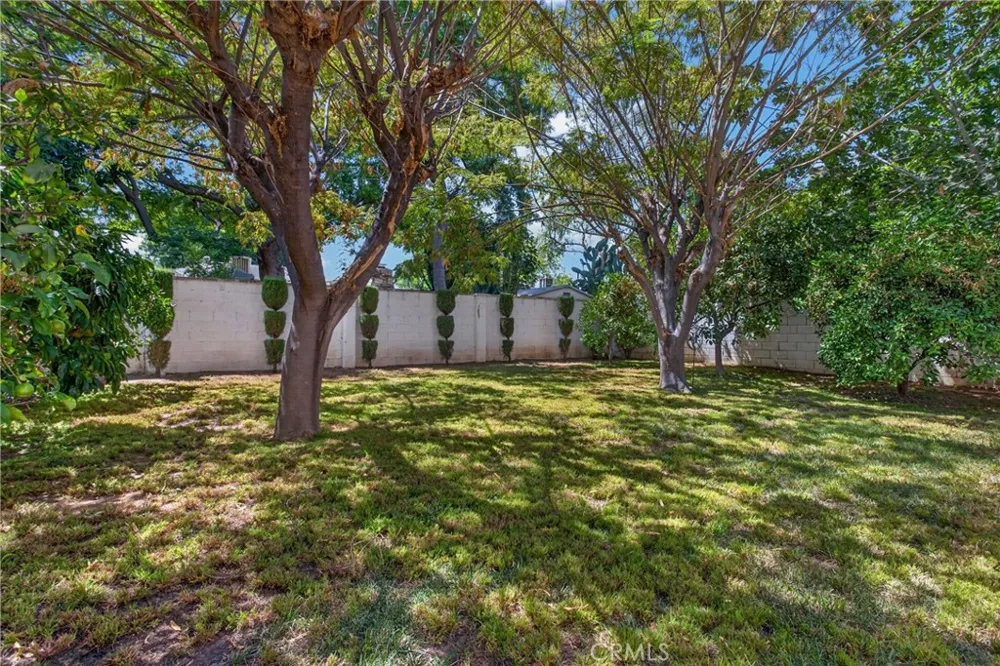 19134 Welby Reseda, CA 91335