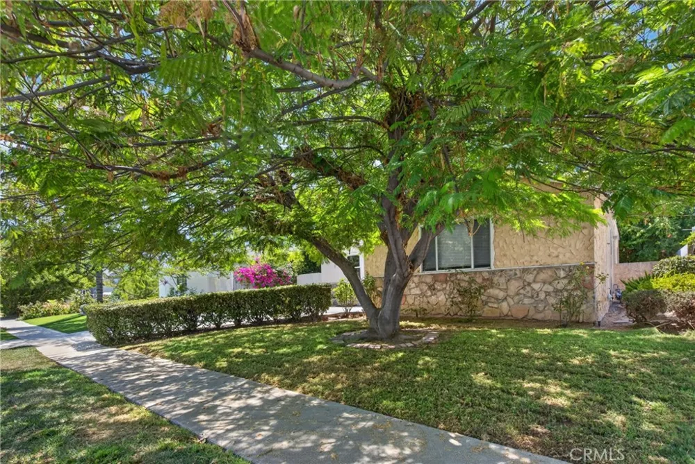19134 Welby Reseda, CA 91335