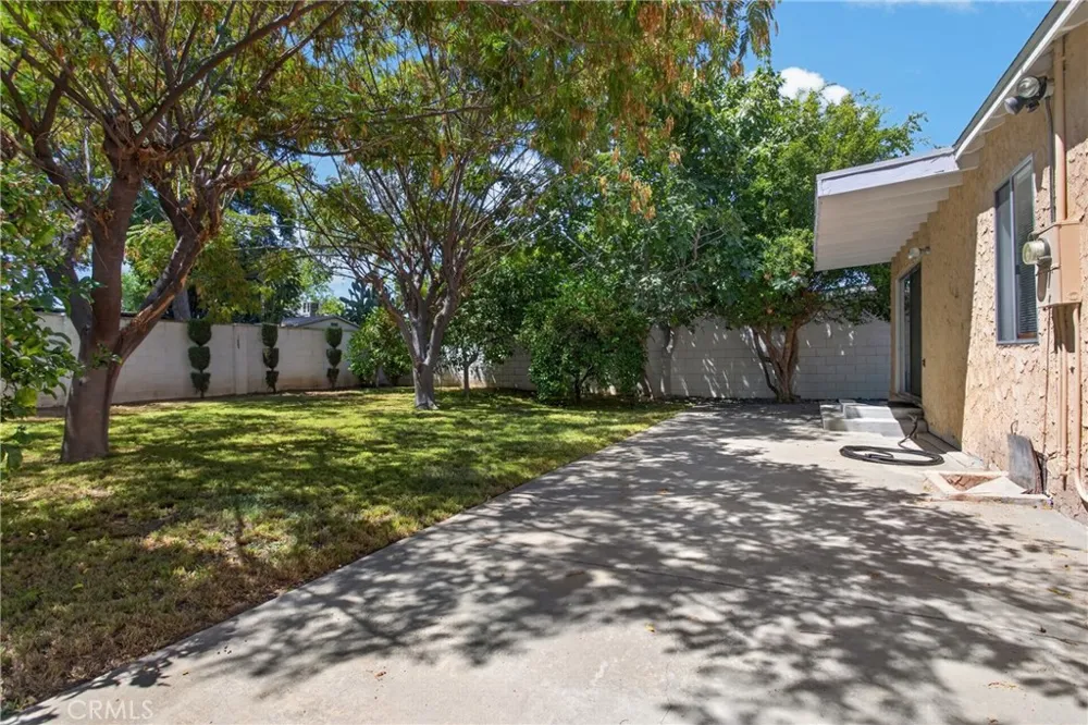 19134 Welby Reseda, CA 91335
