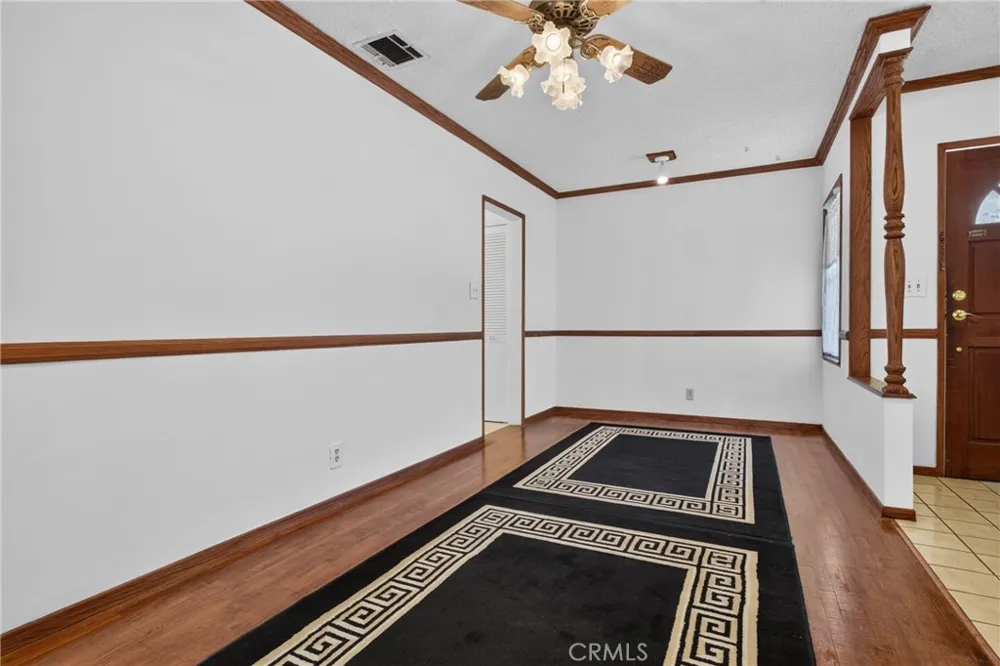 19134 Welby Reseda, CA 91335