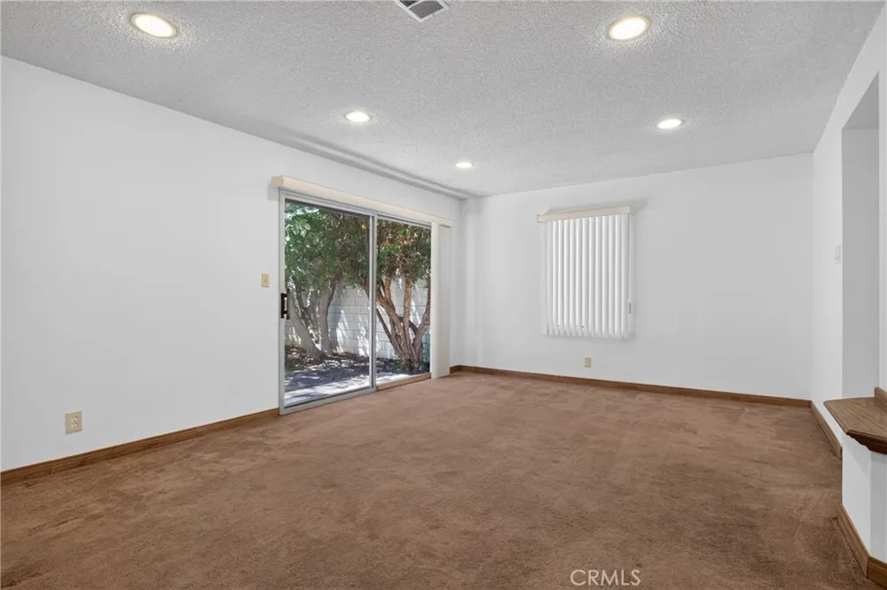 19134 Welby Reseda, CA 91335