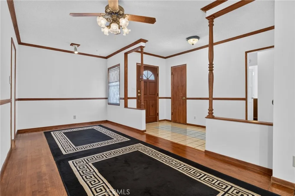 19134 Welby Reseda, CA 91335