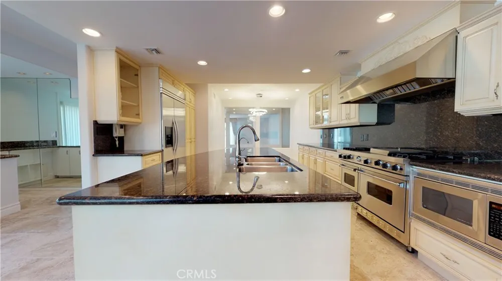 22500 Summit Ridge Chatsworth, CA 91311