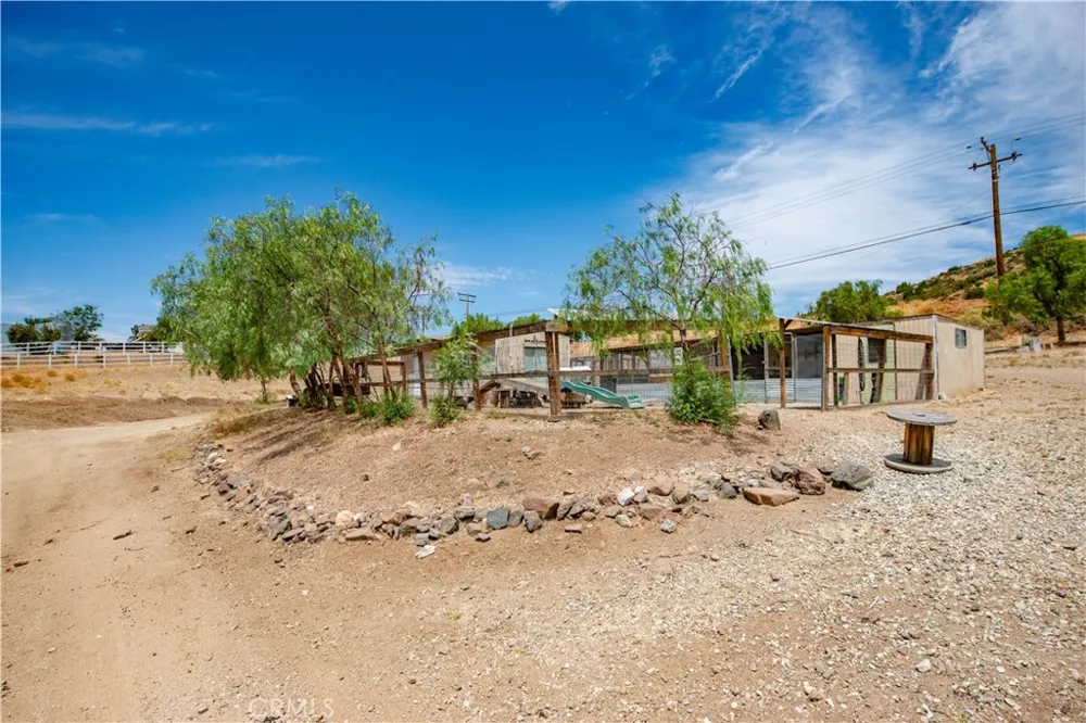9726 Escondido Canyon Agua Dulce, CA 91390