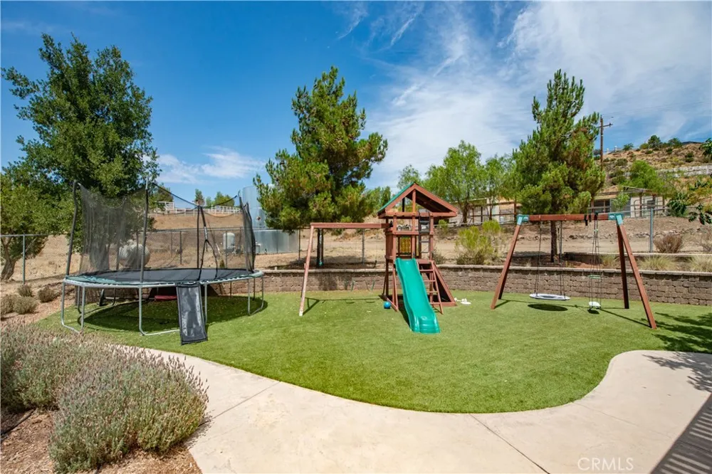 9726 Escondido Canyon Agua Dulce, CA 91390