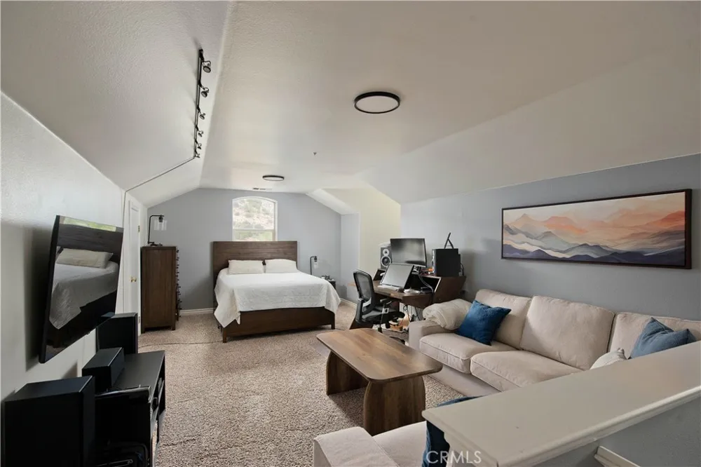 9726 Escondido Canyon Agua Dulce, CA 91390