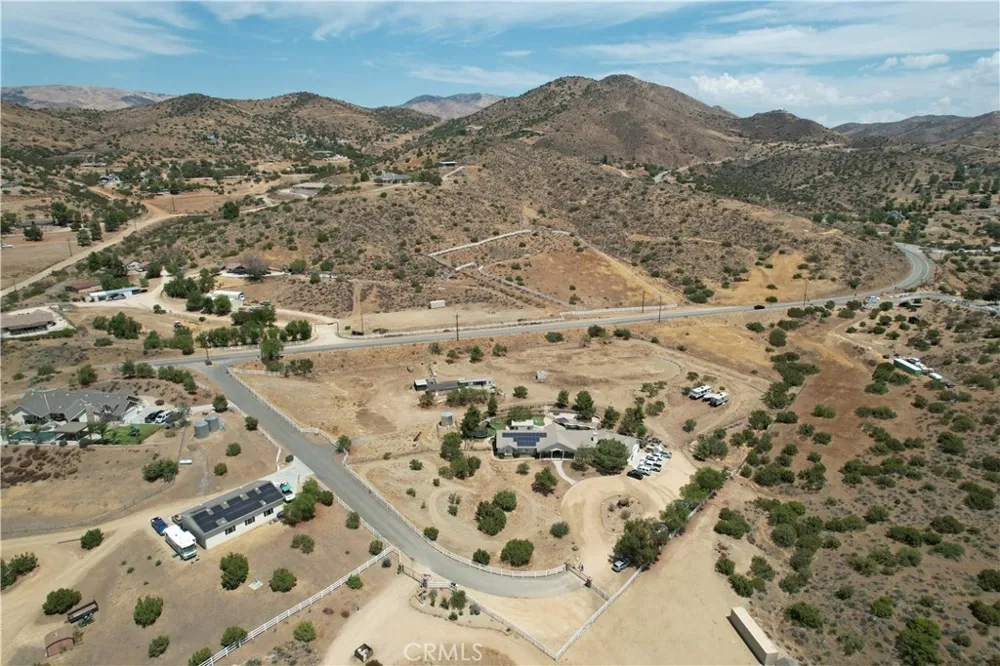 9726 Escondido Canyon Agua Dulce, CA 91390
