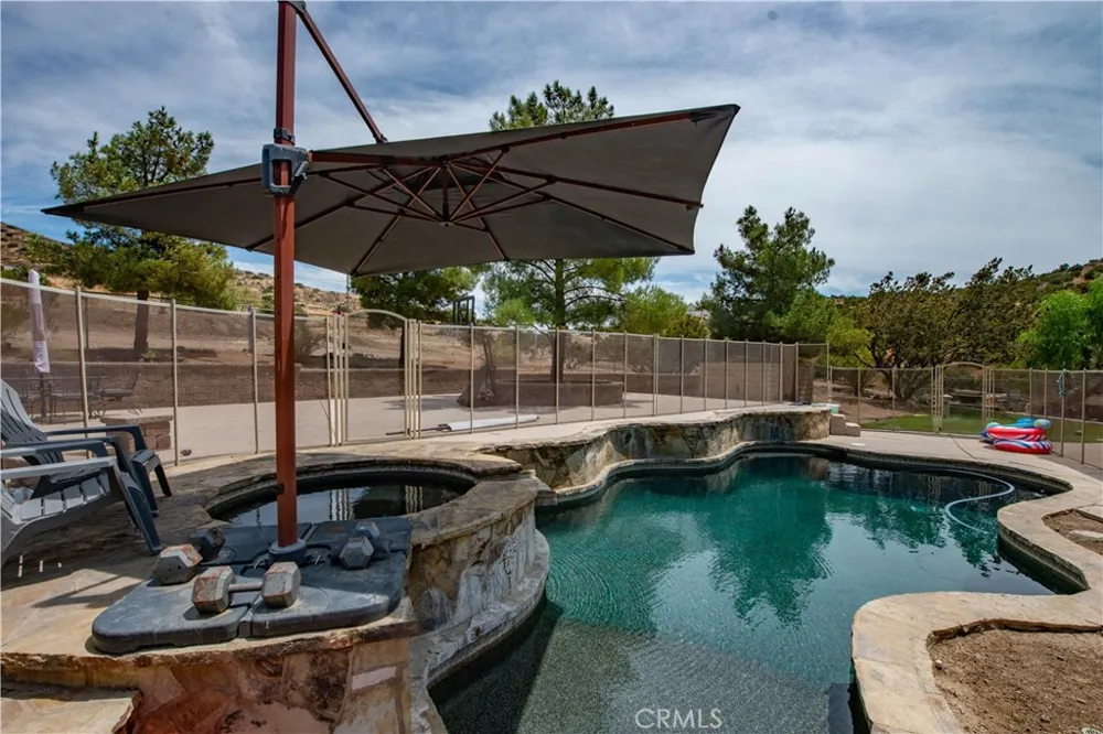 9726 Escondido Canyon Agua Dulce, CA 91390
