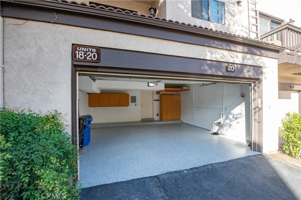5757 Owensmouth Avenue #20 Woodland Hills, CA 91367