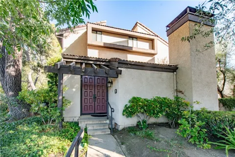 5757 Owensmouth Avenue #20