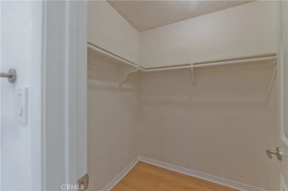 5757 Owensmouth Avenue #20 Woodland Hills, CA 91367