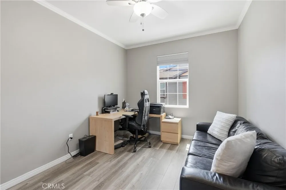 22077 Barrington Saugus, CA 91350