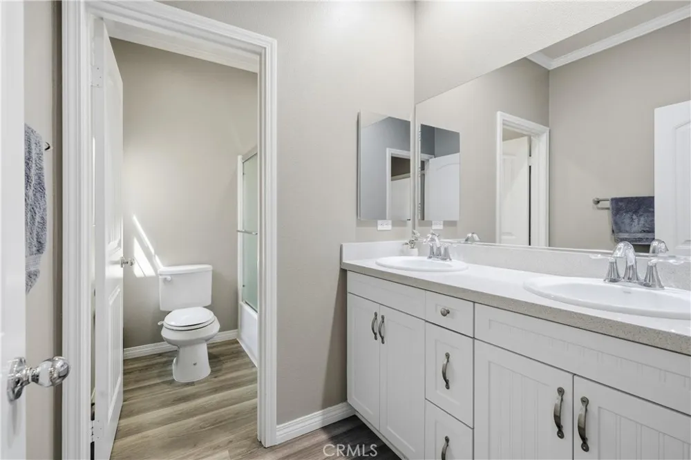 22077 Barrington Saugus, CA 91350