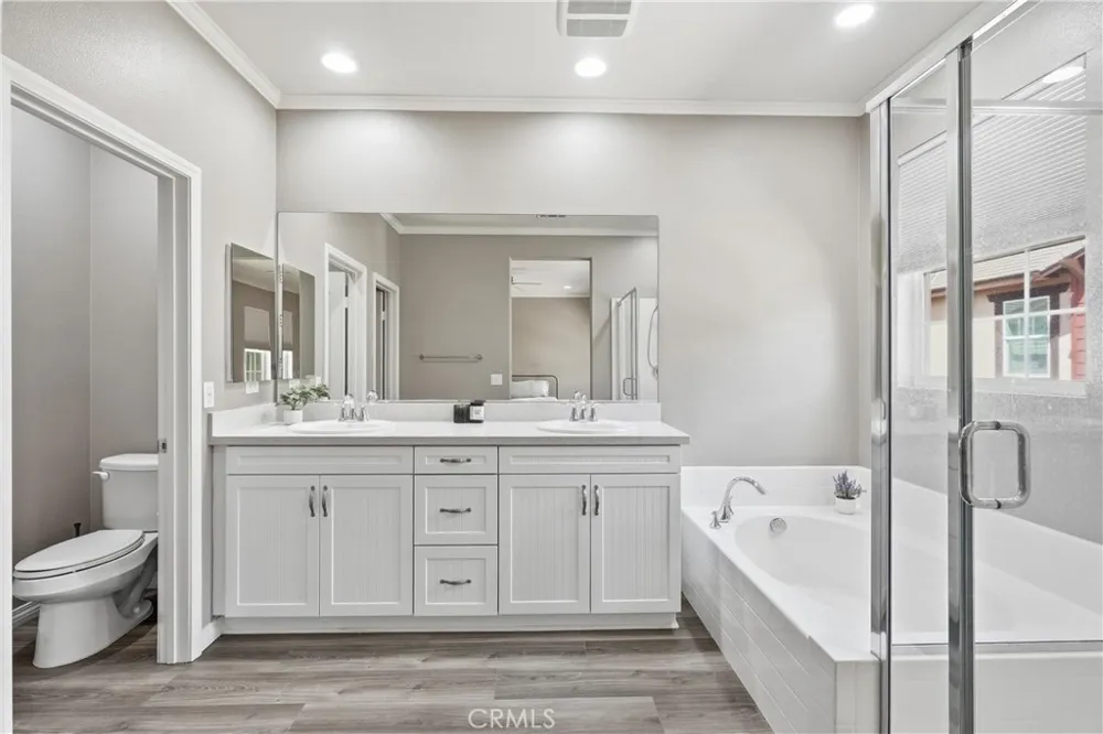 22077 Barrington Saugus, CA 91350