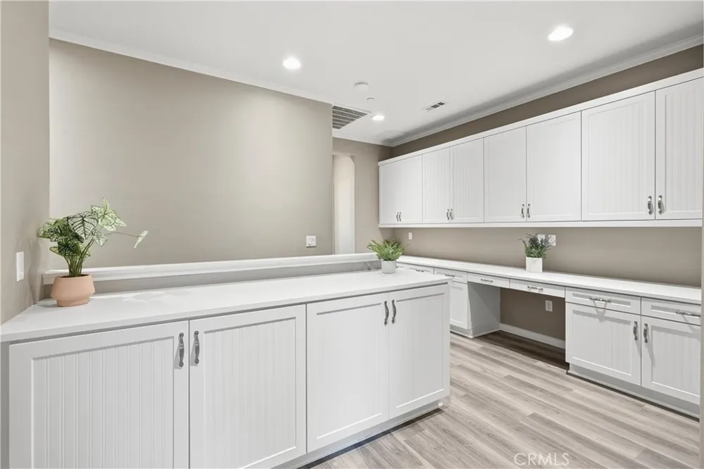 22077 Barrington Saugus, CA 91350