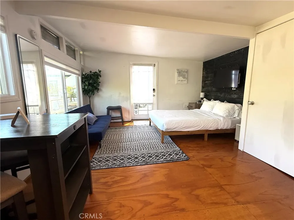 2597 Dearborn Drive Los Angeles, CA 90068