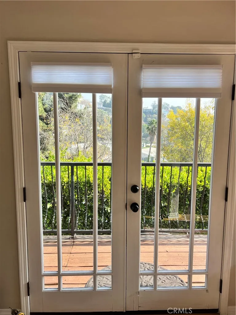 2597 Dearborn Drive Los Angeles, CA 90068