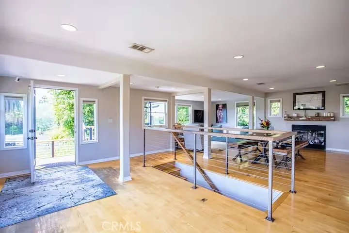 2597 Dearborn Drive Los Angeles, CA 90068