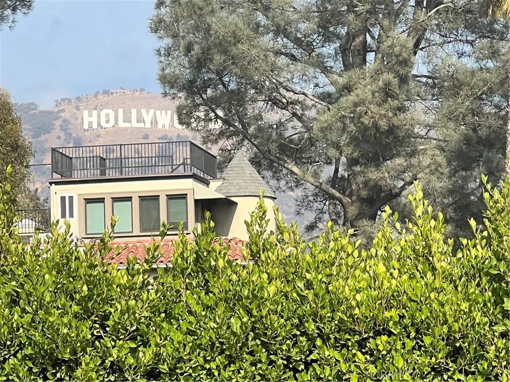 2597 Dearborn Drive Los Angeles, CA 90068