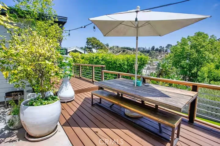 2597 Dearborn Drive Los Angeles, CA 90068