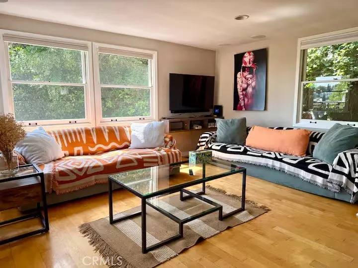 2597 Dearborn Drive Los Angeles, CA 90068
