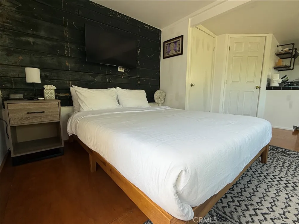 2597 Dearborn Drive Los Angeles, CA 90068