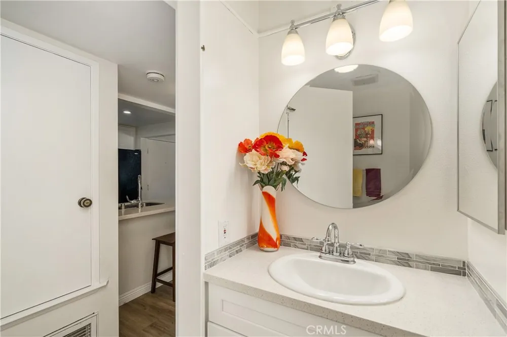 15155 Sherman Way #60 Van Nuys, CA 91405
