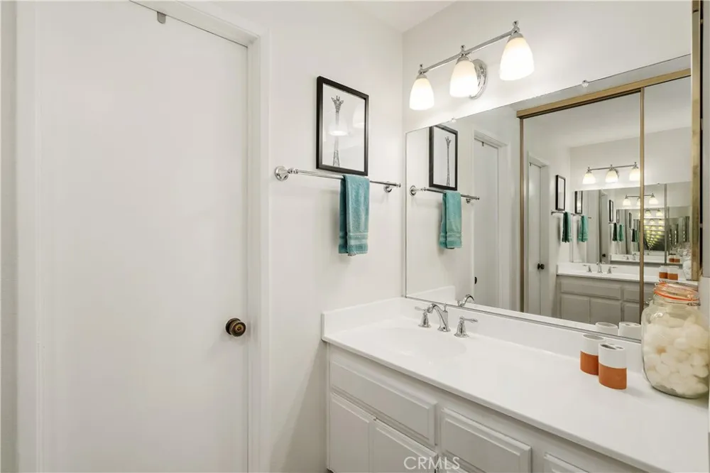 15155 Sherman Way #60 Van Nuys, CA 91405