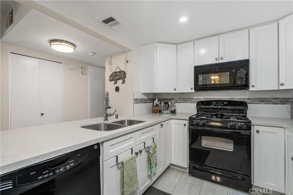 15155 Sherman Way #60 Van Nuys, CA 91405