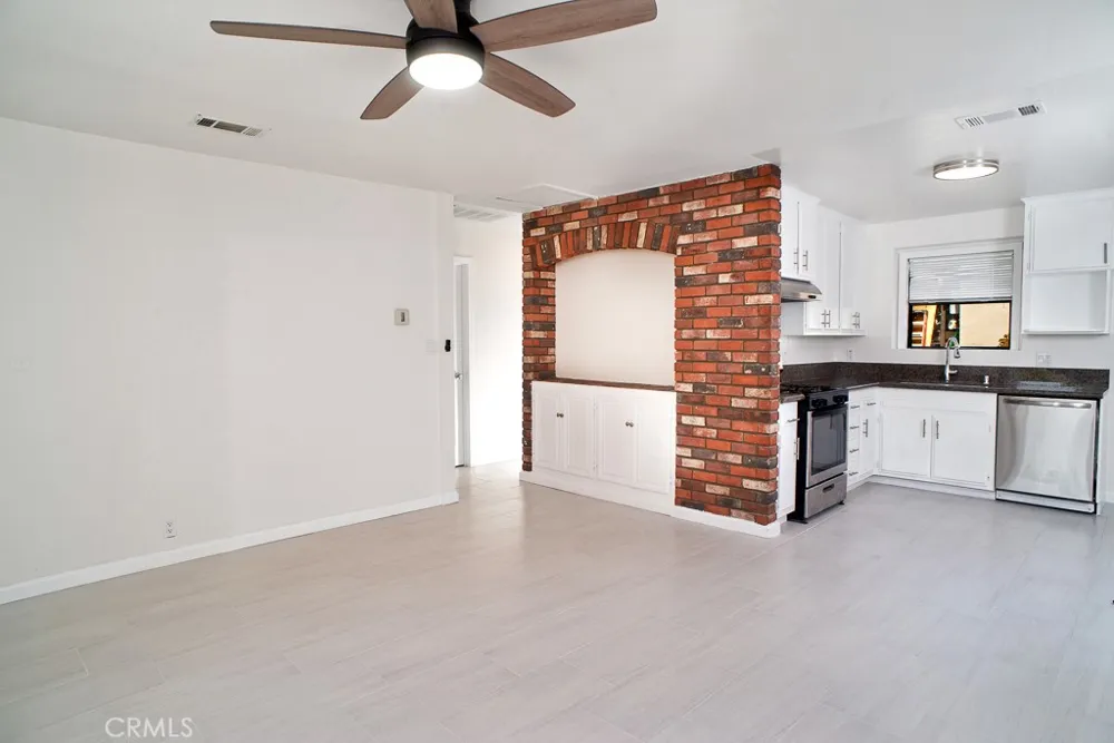 13271 Herron Sylmar, CA 91342