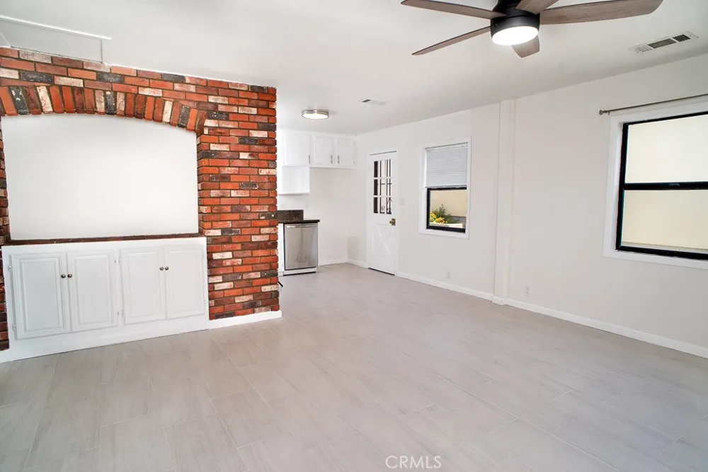 13271 Herron Sylmar, CA 91342