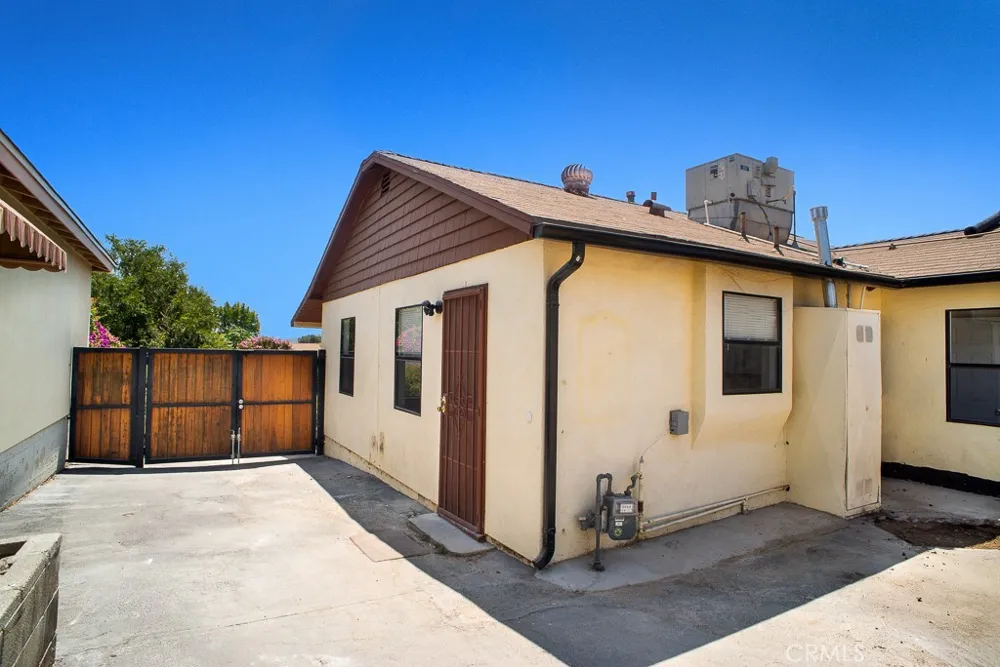 13271 Herron Sylmar, CA 91342