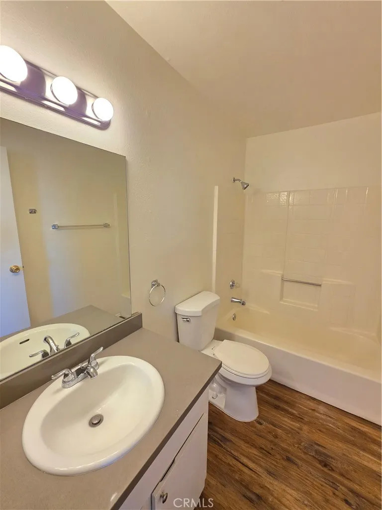 8342 Columbine Avenue #C California City, CA 93505