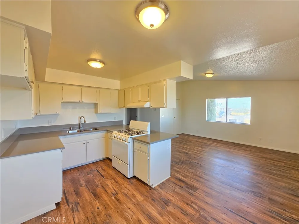 8342 Columbine Avenue #C California City, CA 93505