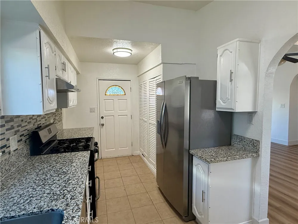 1016 W Avenue J14 Lancaster, CA 93534