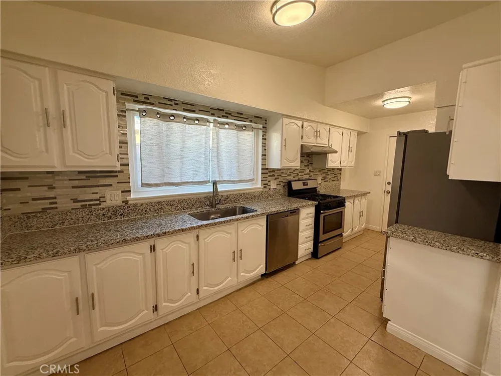 1016 W Avenue J14 Lancaster, CA 93534