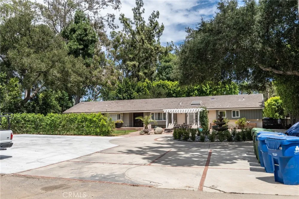 10461 Andora Chatsworth, CA 91311