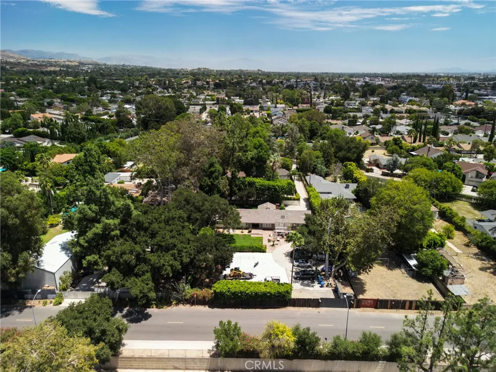 10461 Andora Chatsworth, CA 91311