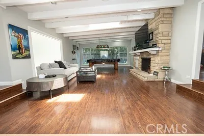 10461 Andora Chatsworth, CA 91311