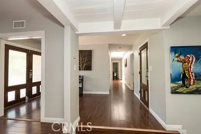 10461 Andora Chatsworth, CA 91311