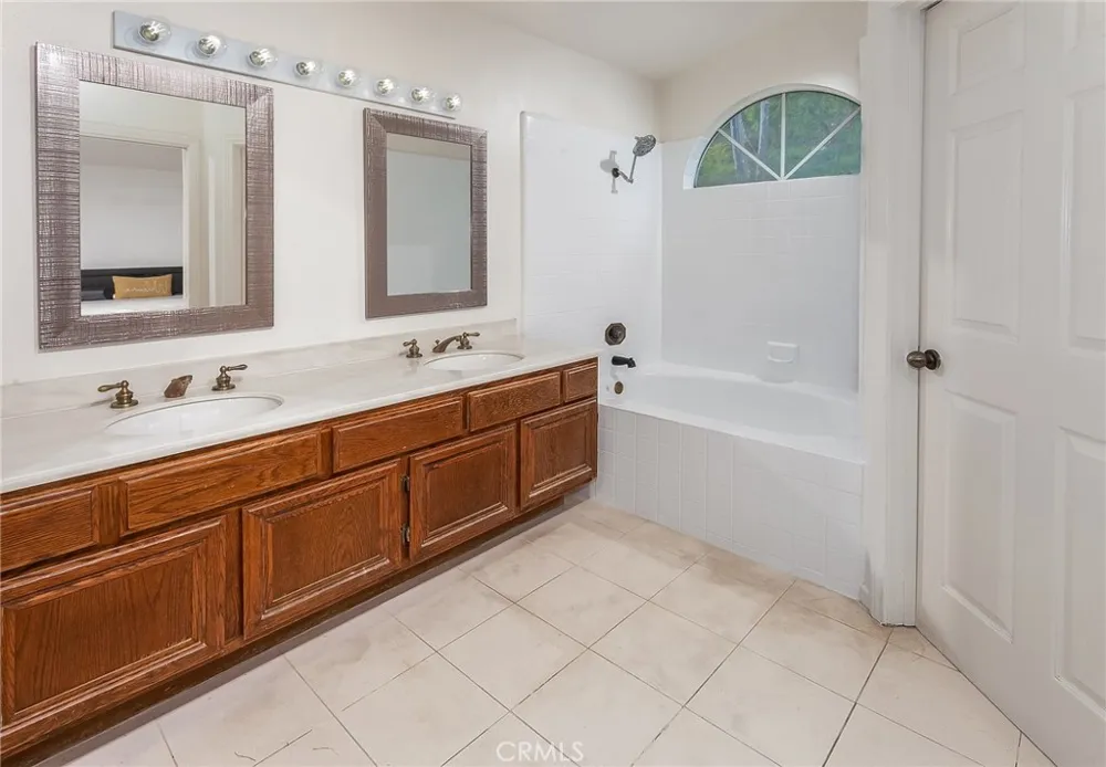 7221 Bouquet Drive West Hills, CA 91307